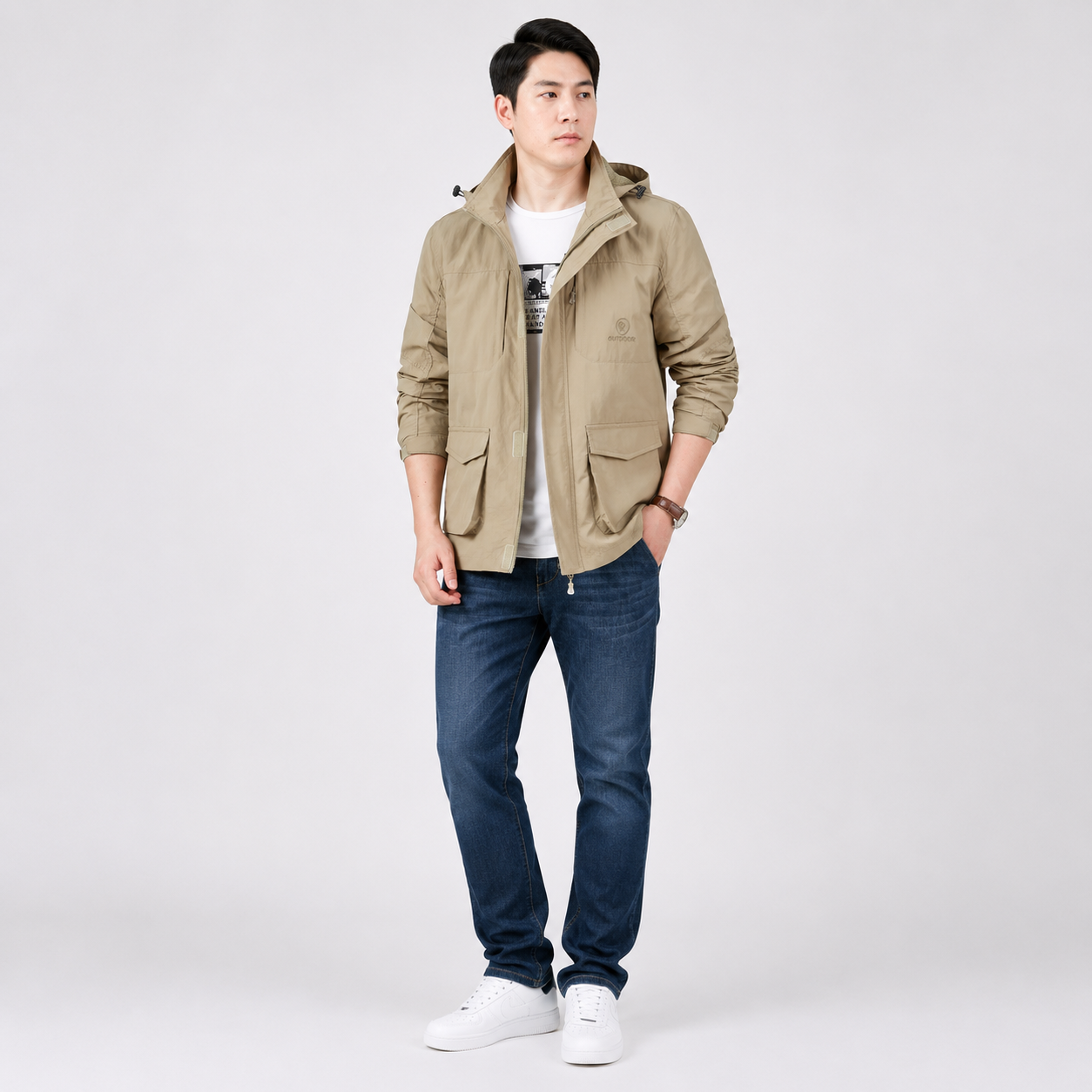 Casual lightweight outerwear jacket for men