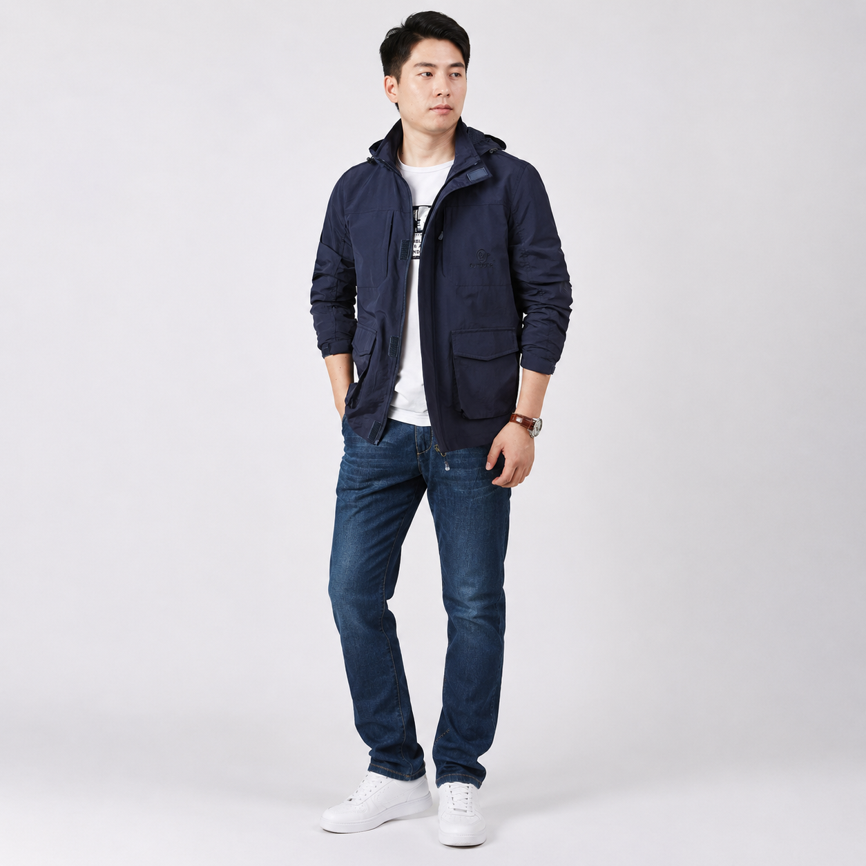 Men's hooded jacket with functional pockets